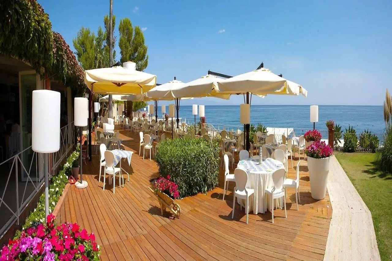 Hotel Caparena Ταορμίνα